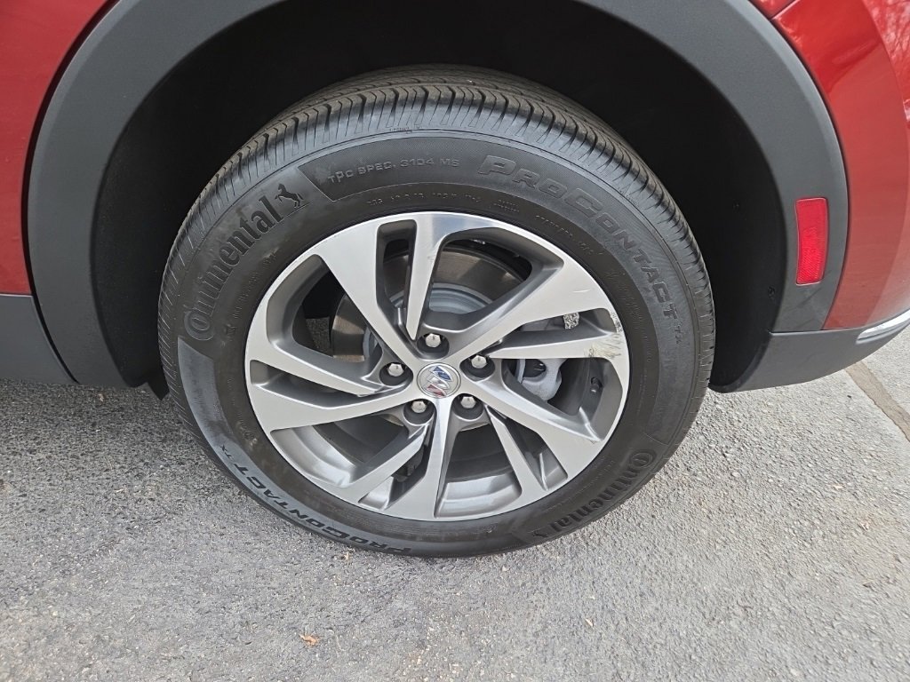 Used 2023 Buick Envision Essence image 24