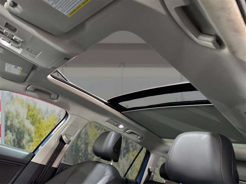 Used 2019 Volkswagen Tiguan SE w/ Panoramic Sunroof Package image 19