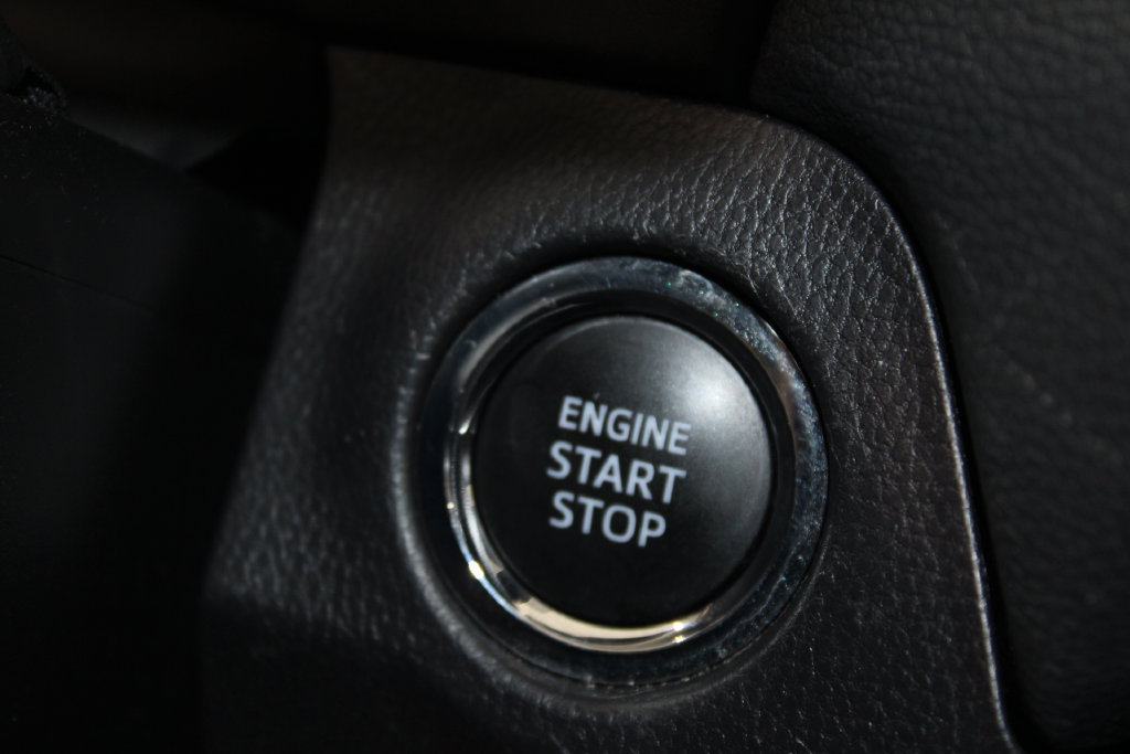 Used 2025 Toyota RAV4 XLE AWD/4WD image 32