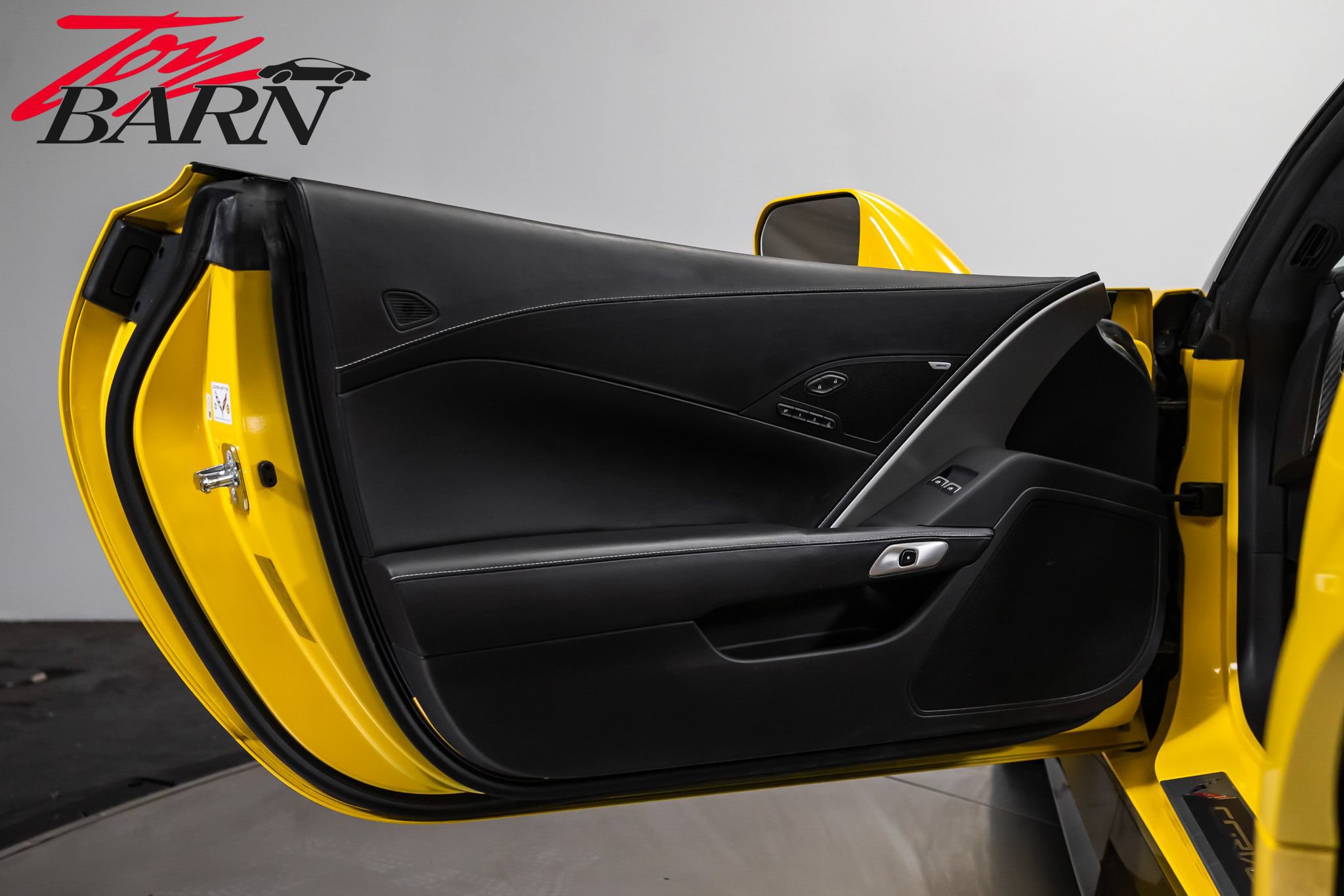Used 2016 Chevrolet Corvette Z06 w/ 3LZ Preferred Equipment Group RWD image 28