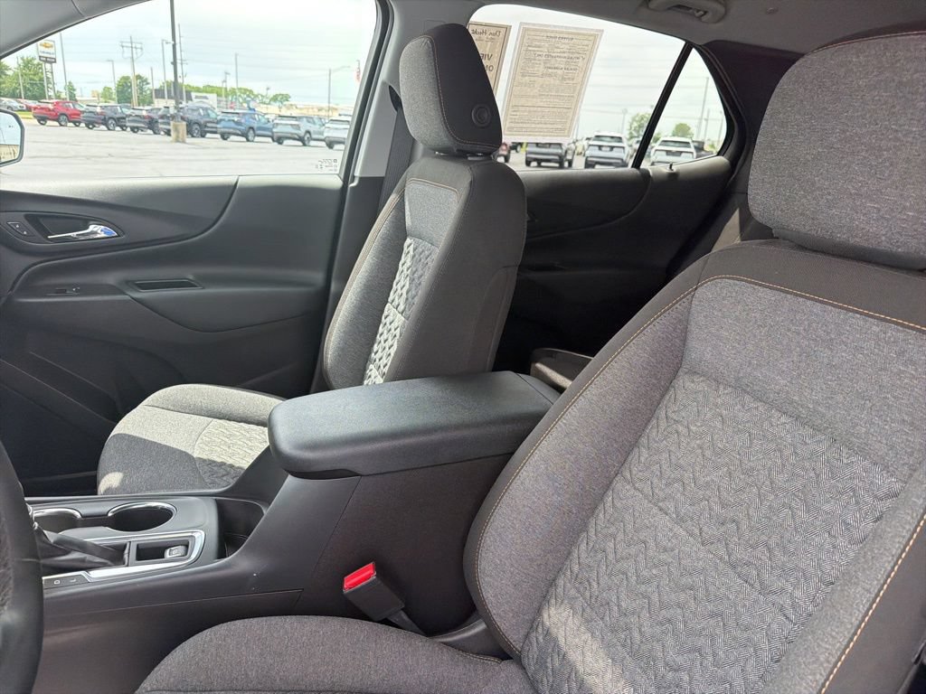 Used 2024 Chevrolet Equinox LT w/ LPO, Floor Liner Package FWD image 11