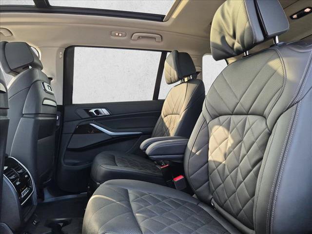 Used 2024 BMW X7 xDrive40i w/ Premium Package AWD/4WD image 21