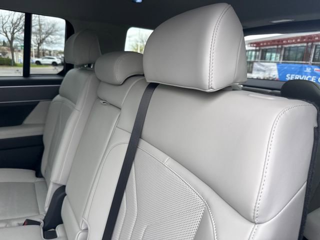 Used 2025 Hyundai Santa Fe SEL AWD/4WD image 18