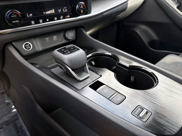 Used 2023 Nissan Rogue SV FWD image 26