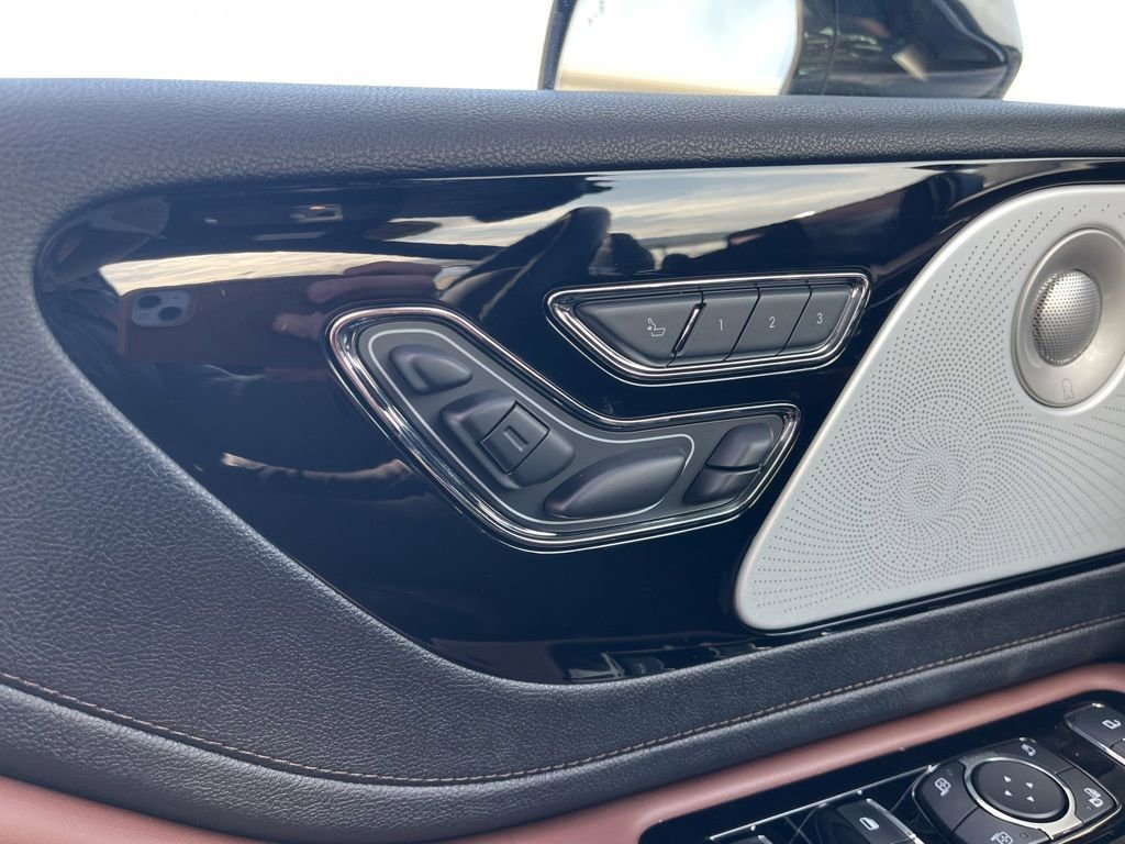 Used 2025 Lincoln Aviator Reserve w/ Equipment Group 201A image 17