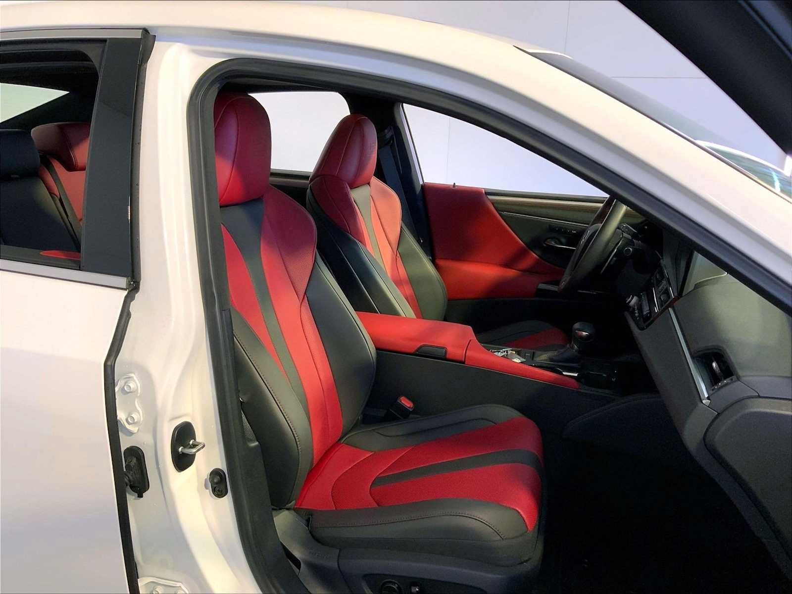 Used 2024 Lexus ES 350 F Sport w/ Technology Package FWD image 18