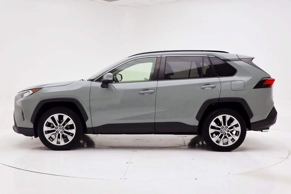 Used 2020 Toyota RAV4 XLE Premium AWD/4WD image 5