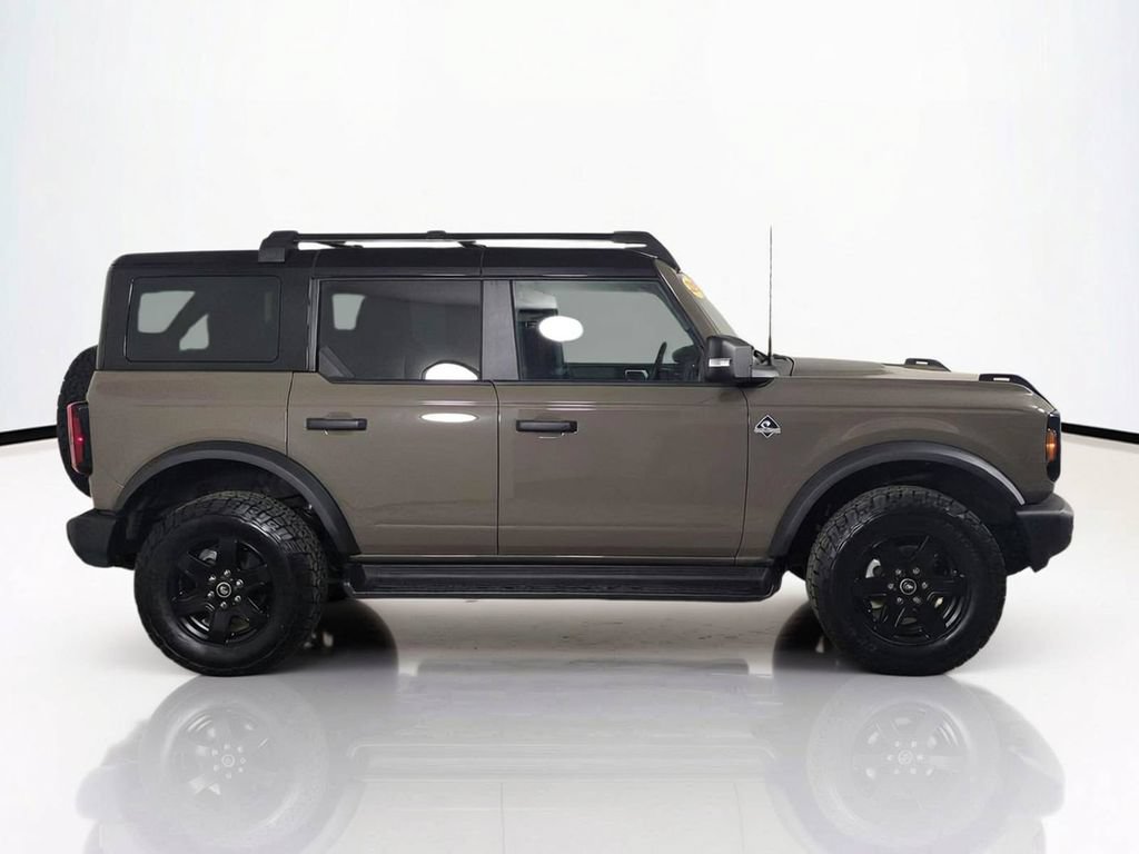 Used 2025 Ford Bronco Outer Banks AWD/4WD image 3