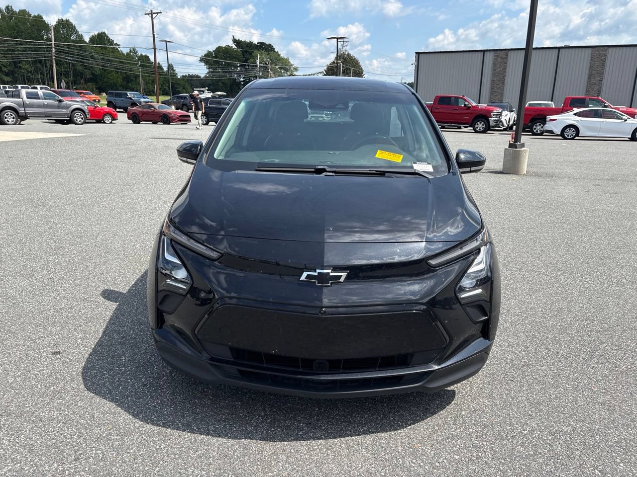 Used 2022 Chevrolet Bolt LT w/ Infotainment Package FWD image 9