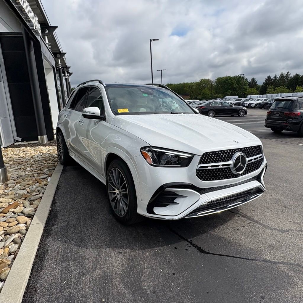Used 2025 Mercedes-Benz GLE 450e 4MATIC image 4