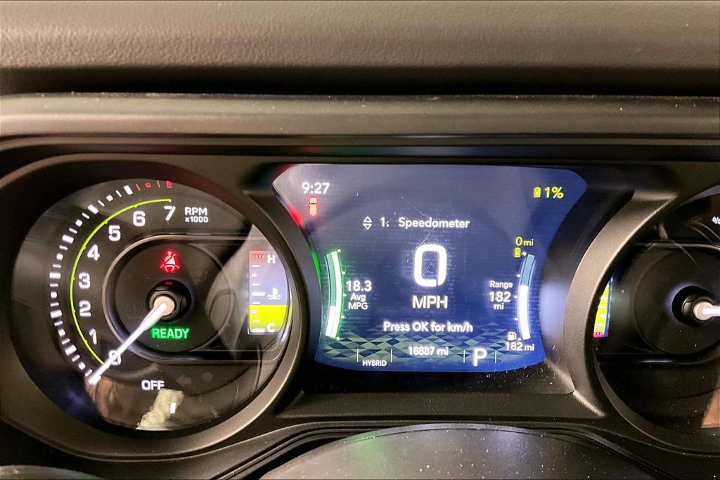 Used 2025 Jeep Wrangler Unlimited Sahara AWD/4WD image 12