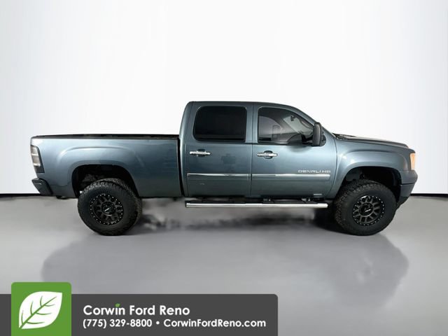 Used 2011 GMC Sierra 2500 Denali w/ Suspension Package, Off-Road AWD/4WD image 10