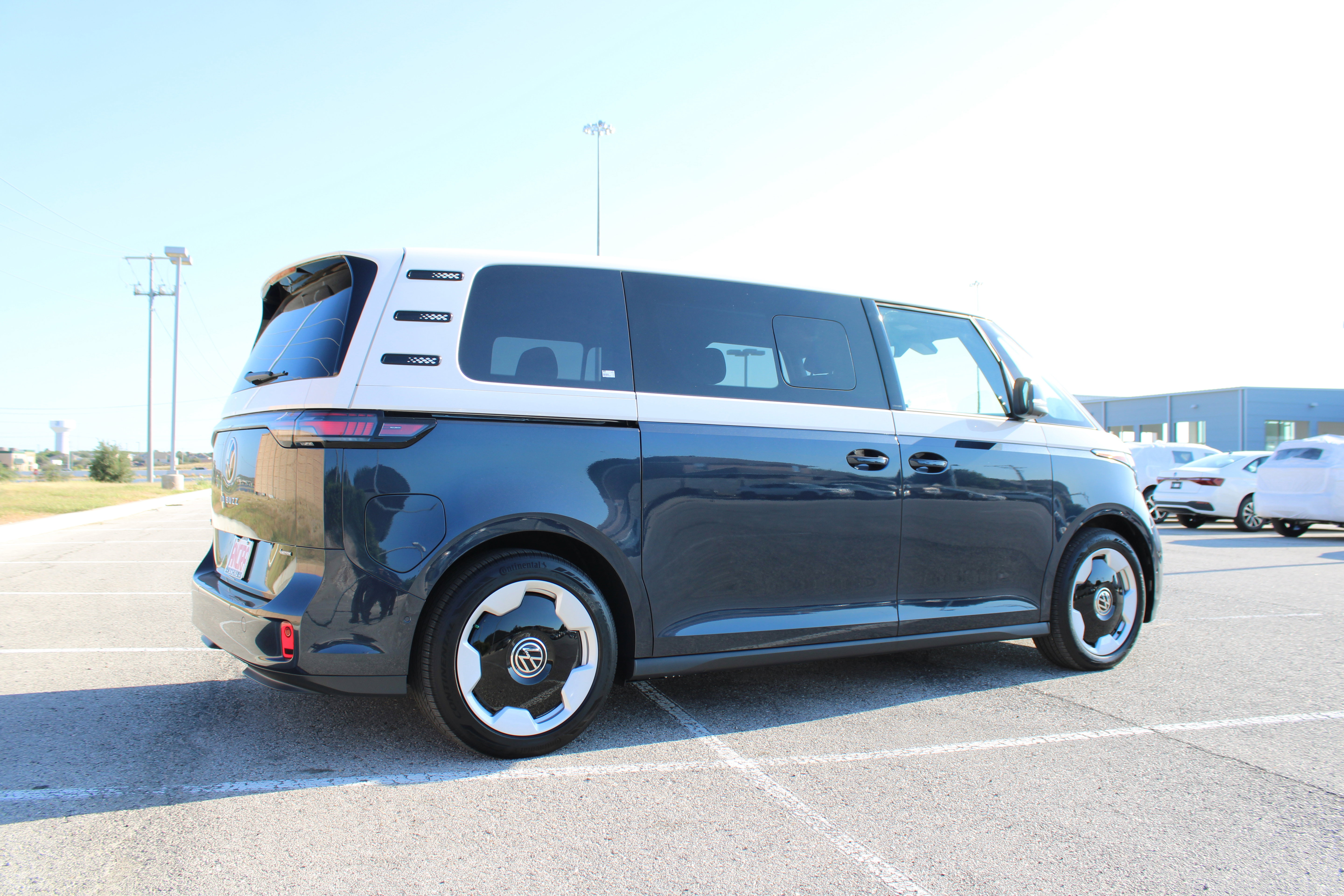 New 2025 Volkswagen ID. Buzz Pro S Plus image 3