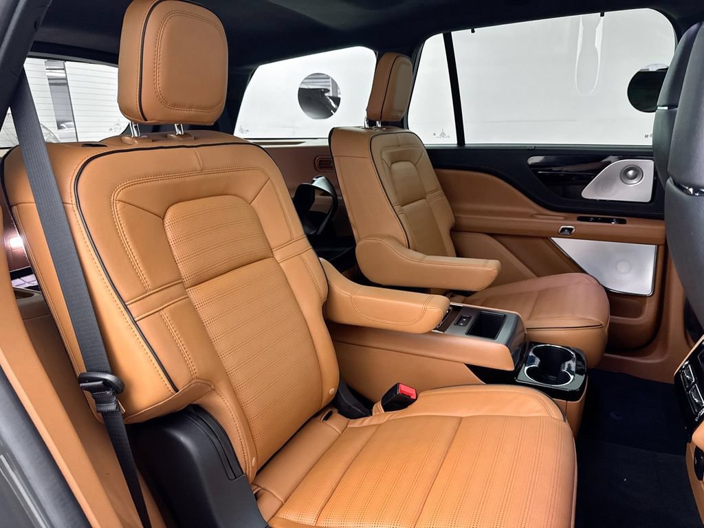 Used 2022 Lincoln Aviator Black Label AWD/4WD image 28