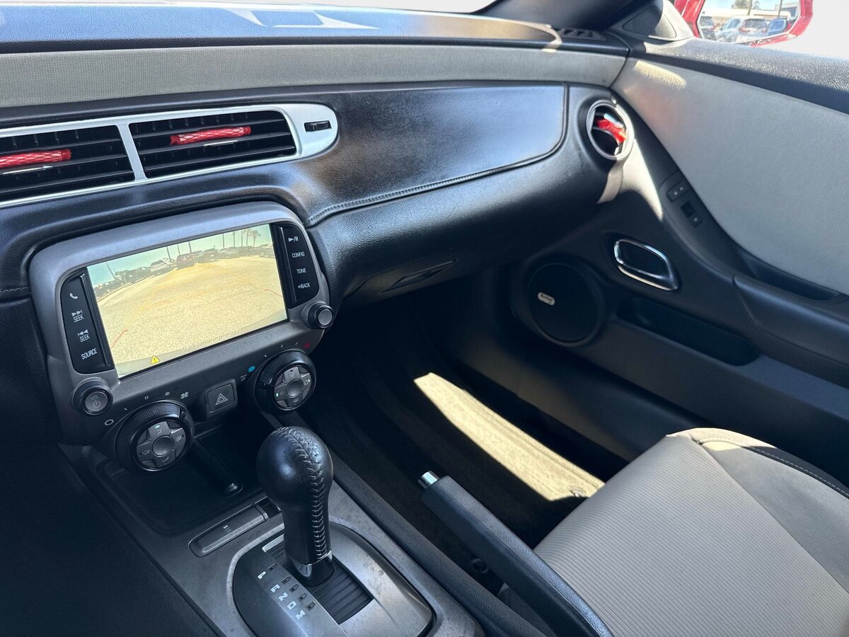 Used 2015 Chevrolet Camaro LT RWD image 18