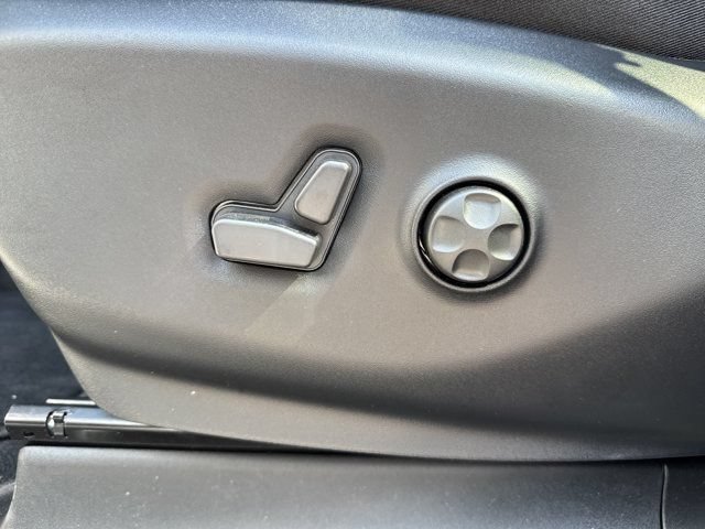 New 2027 Chrysler Pacifica Select FWD image 9