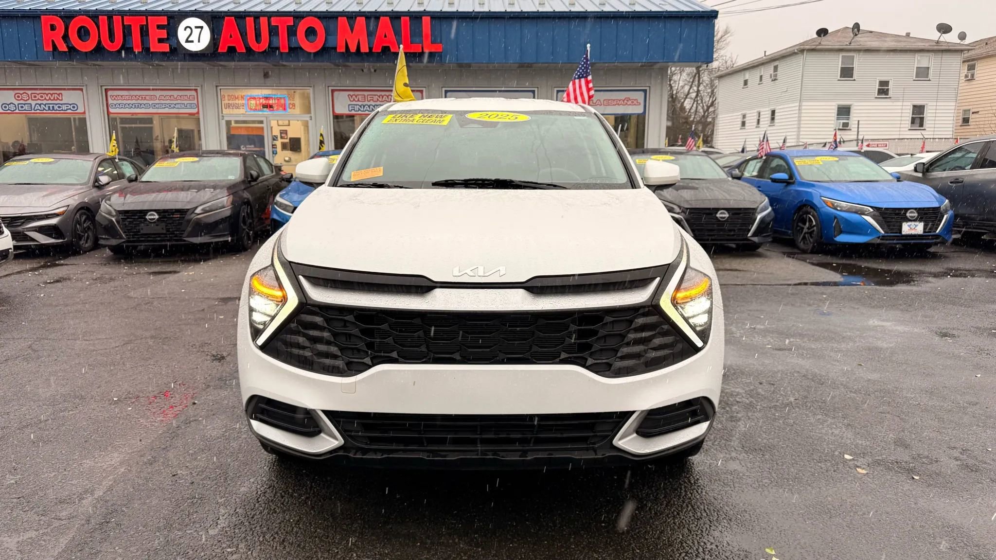 Used 2025 Kia Sportage LX image 3