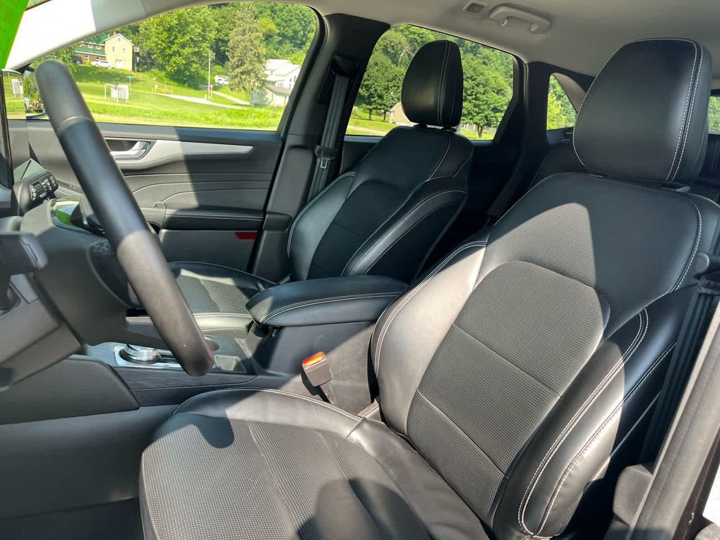 Used 2023 Ford Escape Platinum image 20