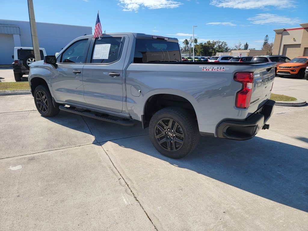 Used 2024 Chevrolet Silverado 1500 Custom Trail Boss w/ Turbomax Blackout Package image 3