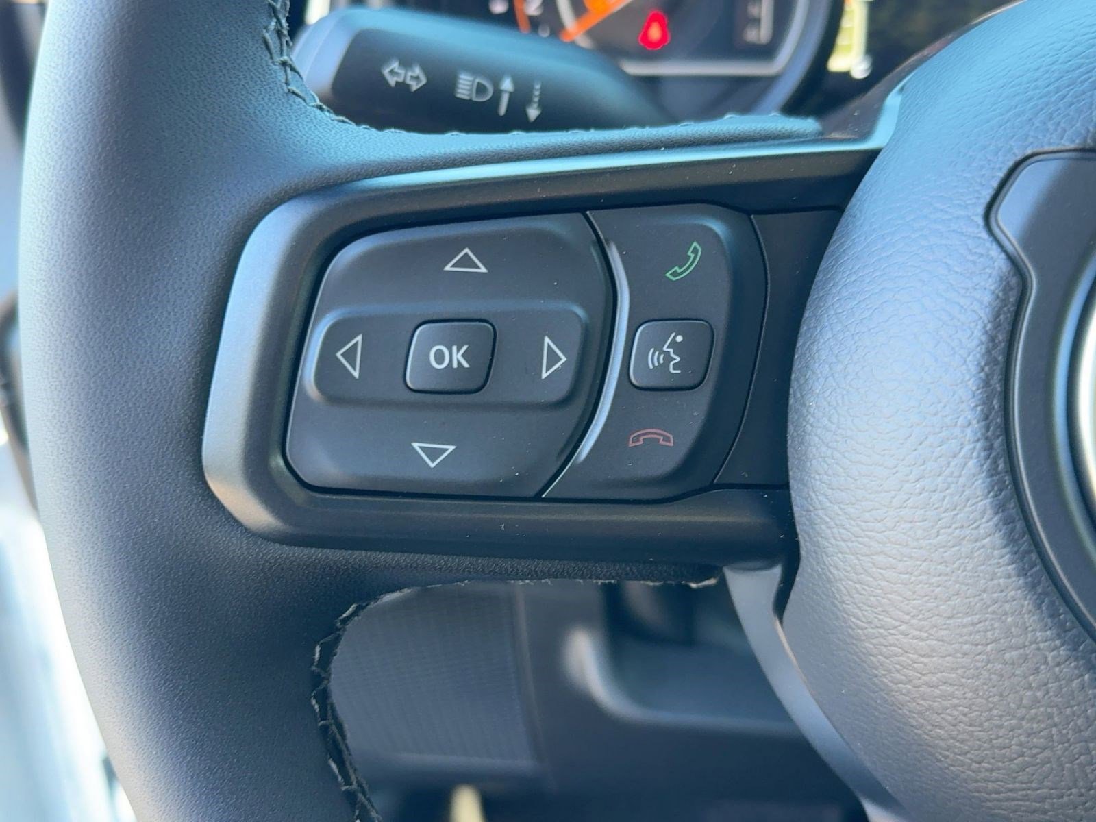 New 2025 Jeep Gladiator Sport image 16