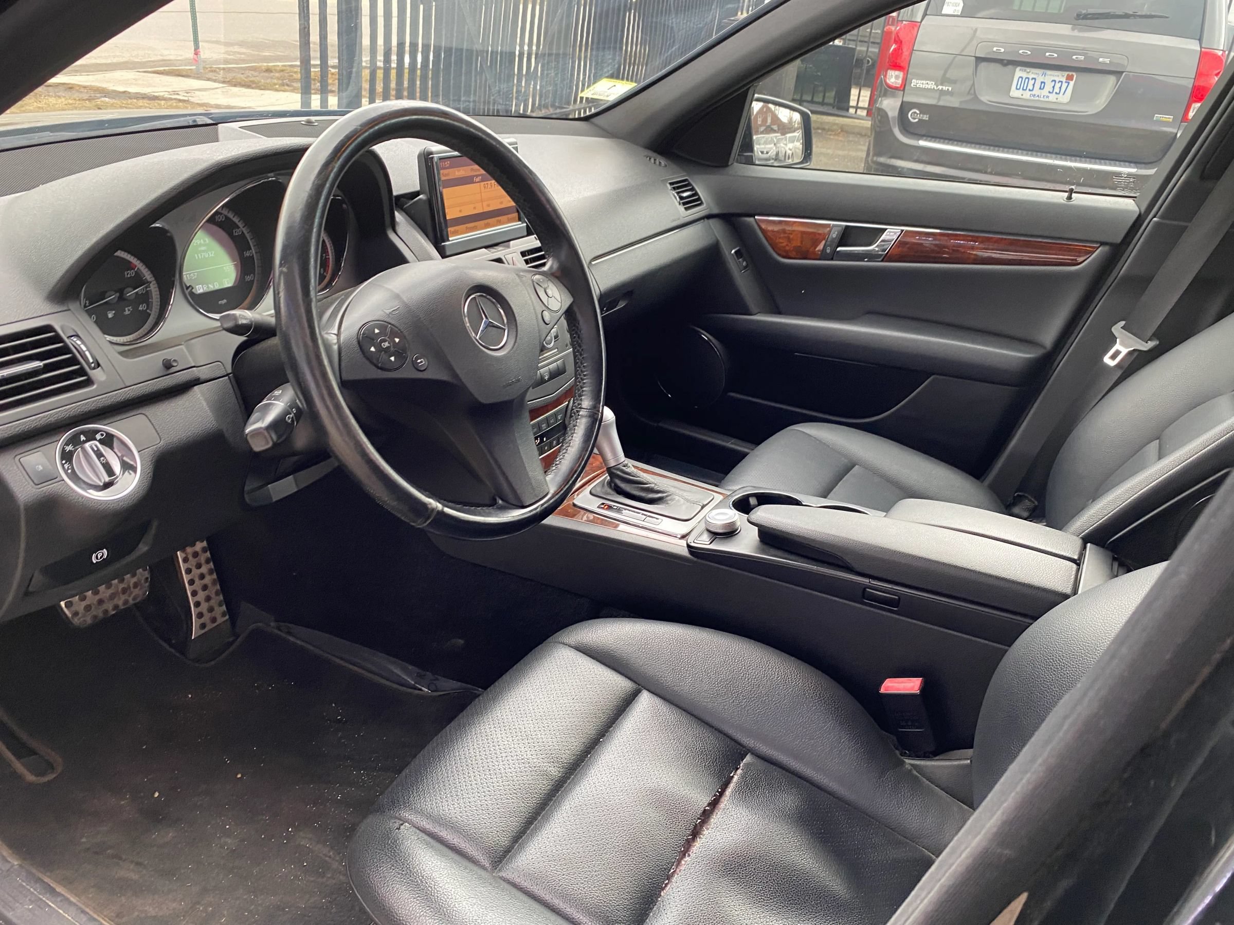 Used 2011 Mercedes-Benz C 300 4MATIC Sedan image 3