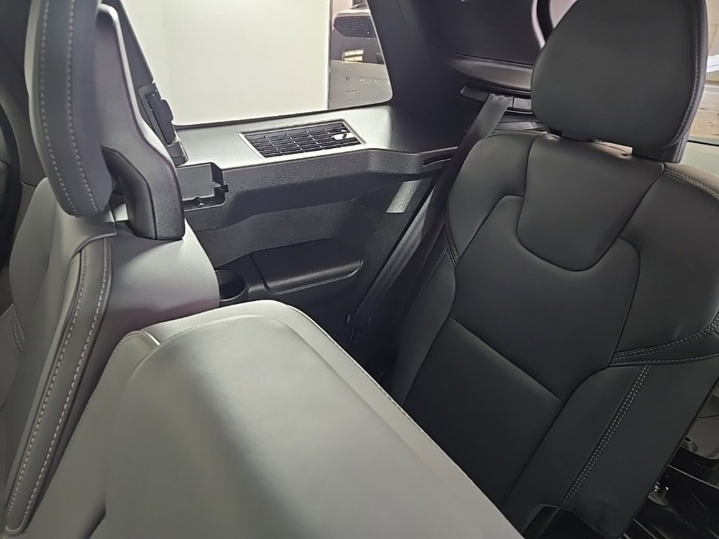 Certified 2022 Volvo XC90 T8 Inscription image 15