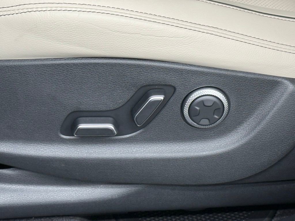 Used 2026 Genesis GV70 2.5T Advanced image 19