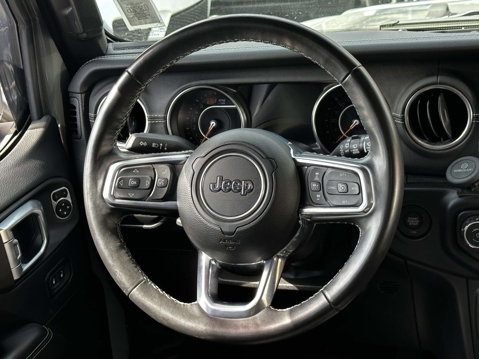 Used 2023 Jeep Wrangler Unlimited Sahara w/ LED Lighting Group AWD/4WD image 18