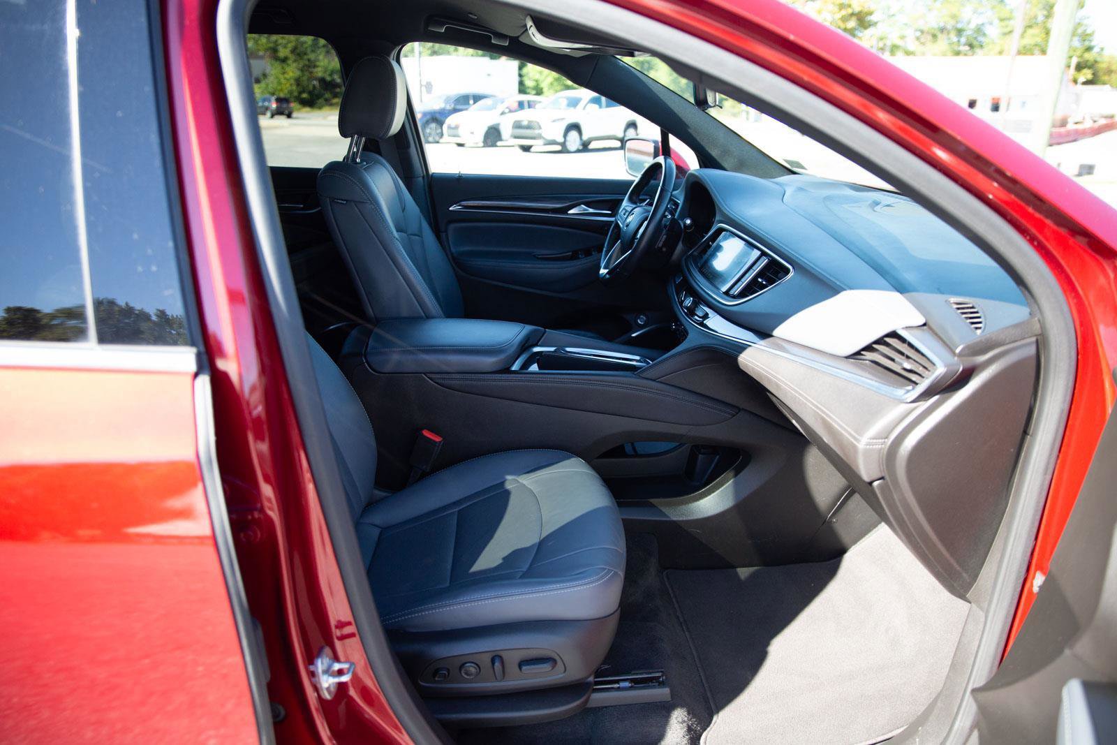 Used 2024 Buick Enclave Premium image 19