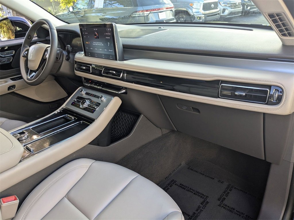 Used 2024 Lincoln Aviator AWD w/ Premium Package image 33