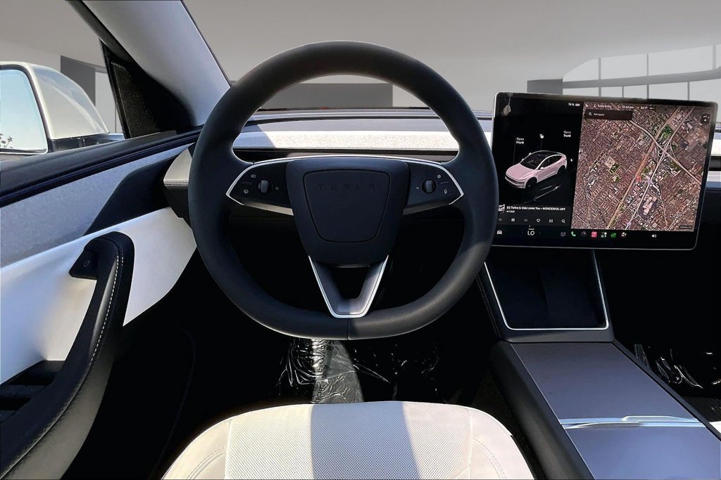 Used 2026 Tesla Model Y 2WD image 8