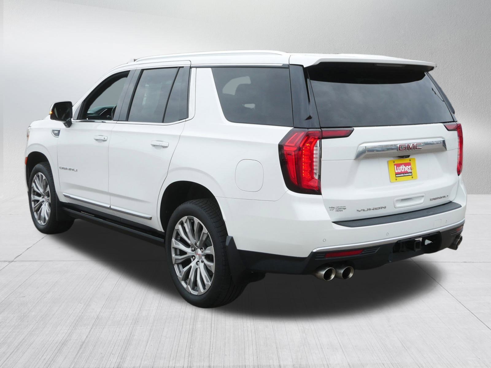Used 2021 GMC Yukon Denali w/ Denali Premium Package image 5