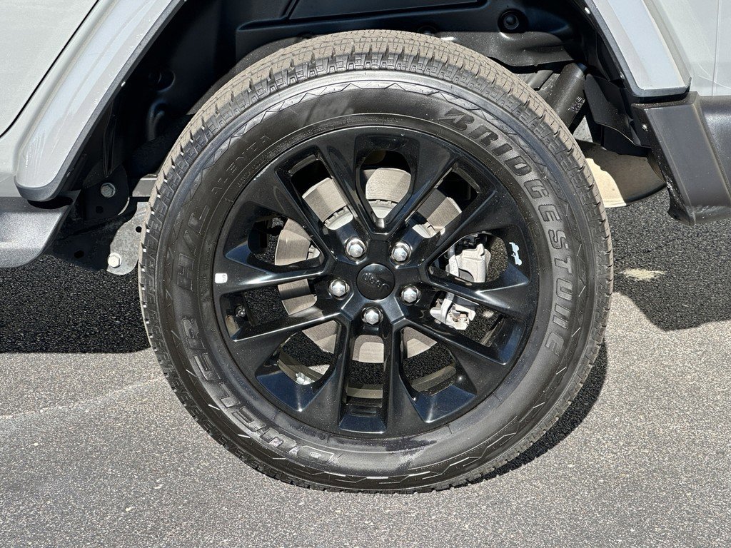 Used 2021 Jeep Wrangler Unlimited Sahara w/ Cold Weather Group image 9