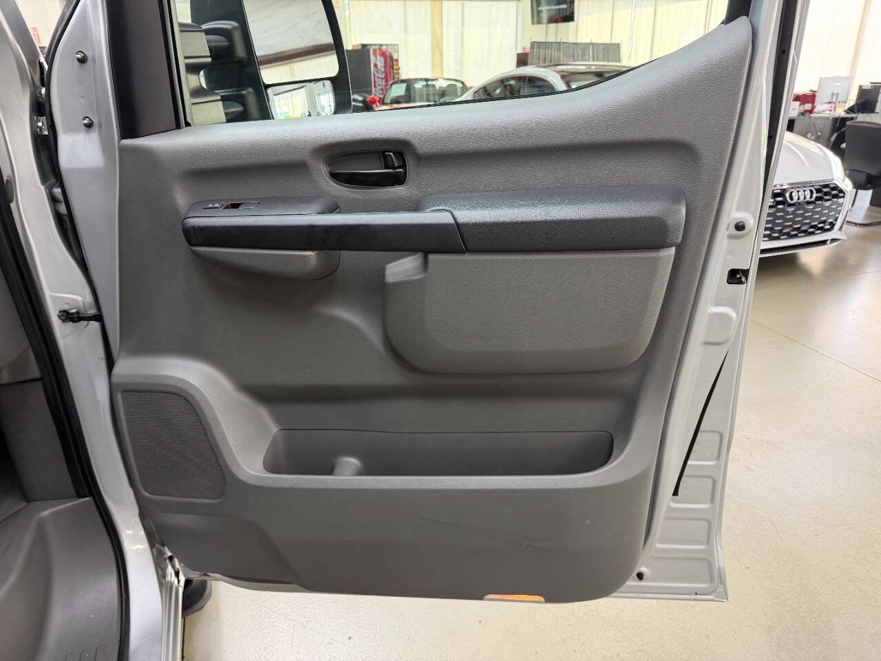 Used 2017 Nissan NV 3500 SV w/ SV Technology Package RWD image 15