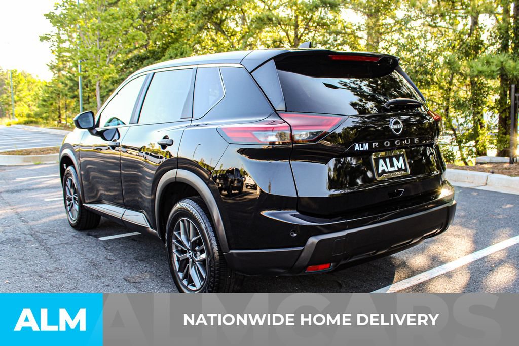 Used 2024 Nissan Rogue S FWD image 4