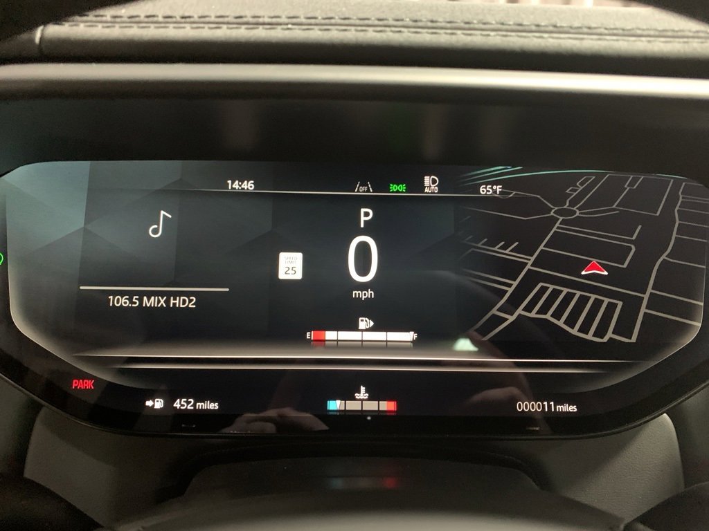 Used 2025 Land Rover Range Rover Sport image 25