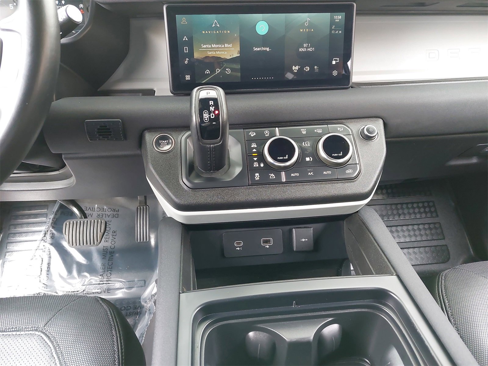 Used 2023 Land Rover Defender 110 X-Dynamic SE image 24