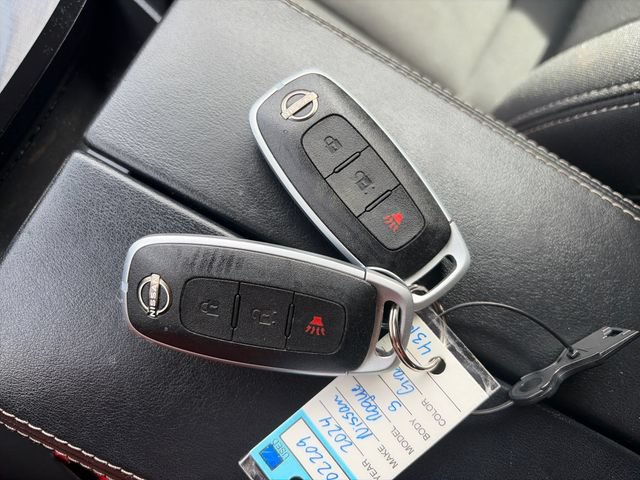 Used 2024 Nissan Rogue S AWD/4WD image 47