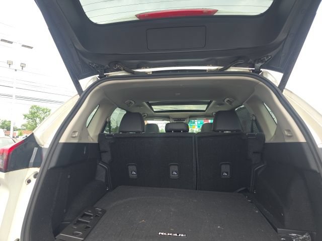 Certified 2023 Nissan Rogue SV w/ SV Premium B Package AWD/4WD image 19