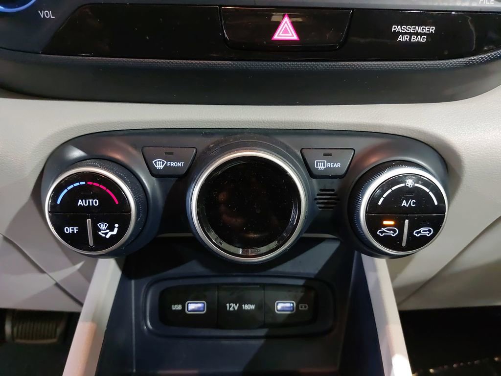 Used 2022 Hyundai Venue Limited FWD image 23