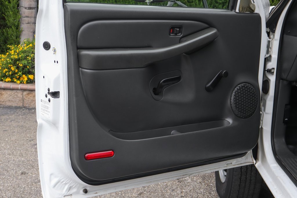 Used 2004 Chevrolet Silverado 3500 W/T image 17