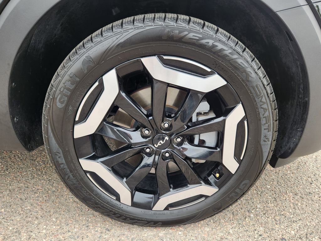 Certified 2023 Kia Telluride EX w/ EX Captain's Chair Package AWD/4WD image 21