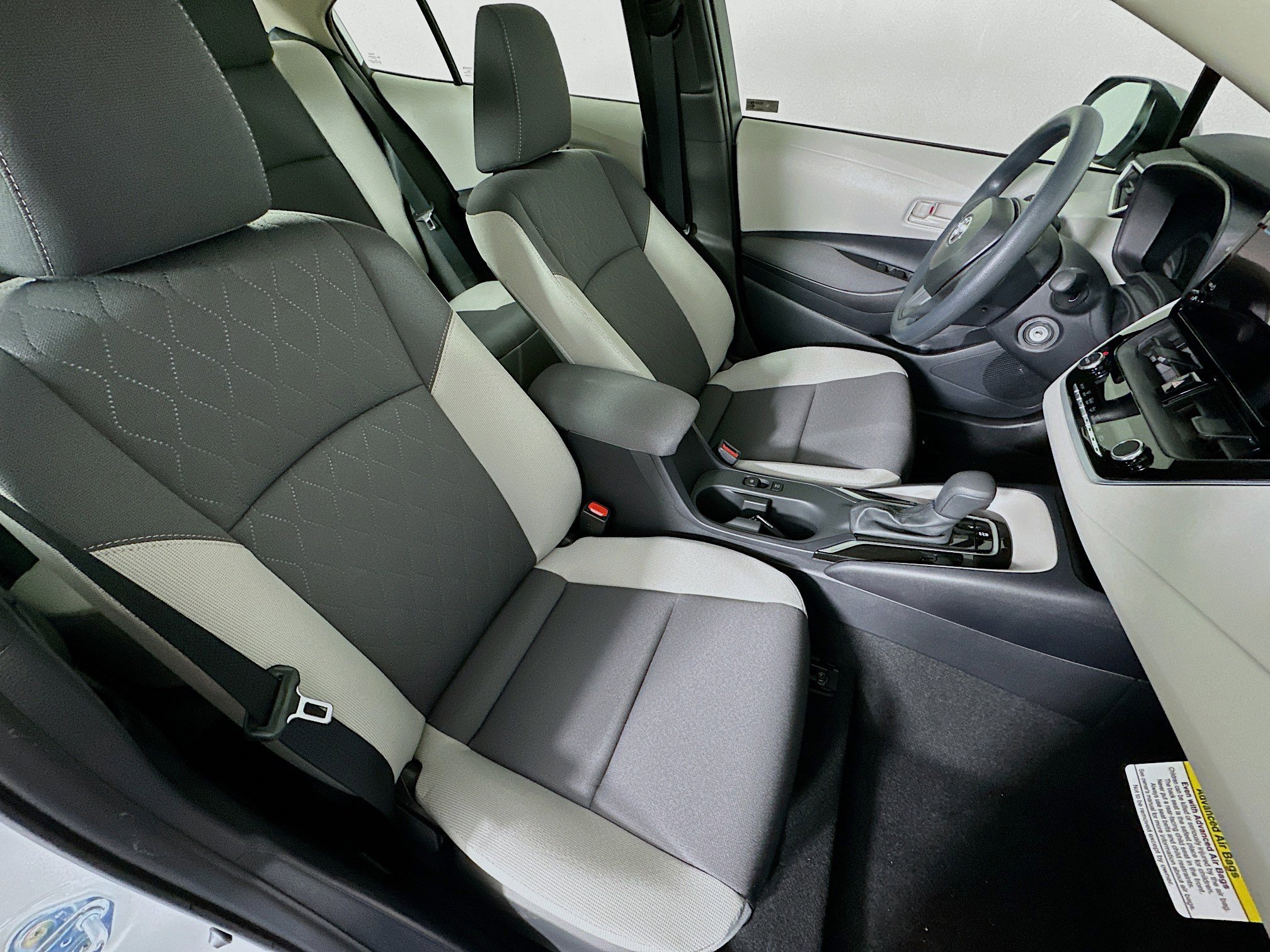 Used 2026 Toyota Corolla LE image 30