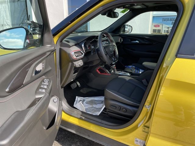Used 2023 Chevrolet TrailBlazer RS w/ Sun and Liftgate Package image 8