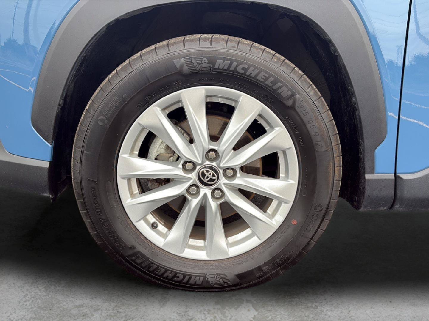 Used 2026 Toyota Corolla Cross LE w/ Moonroof Package AWD/4WD image 18