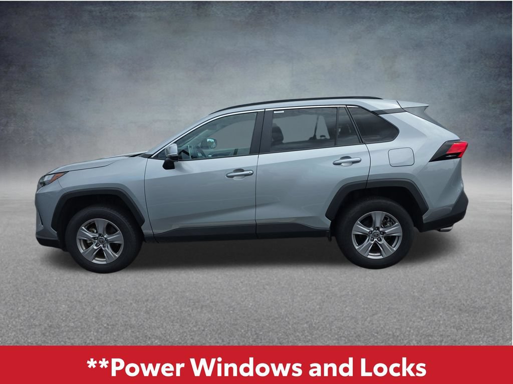Used 2025 Toyota RAV4 XLE AWD/4WD image 12