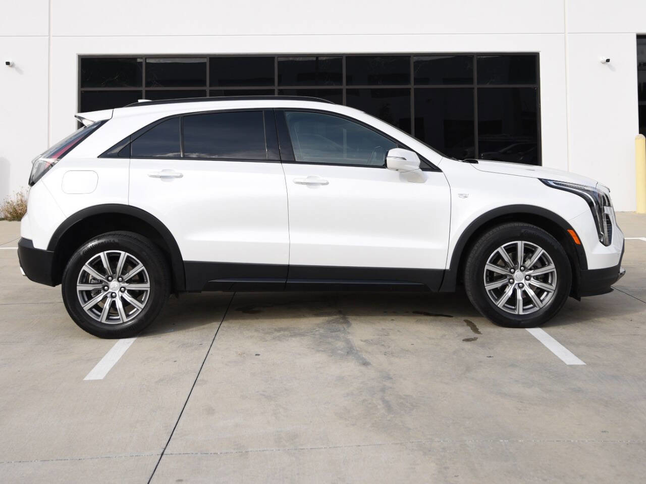 Used 2022 Cadillac XT4 Sport w/ Enhanced Visibility Package FWD image 10