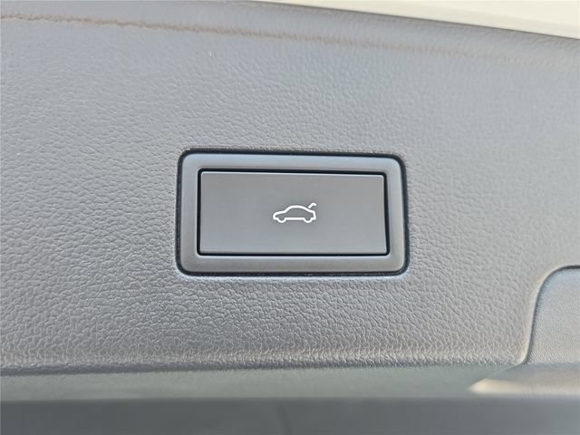 New 2026 Volkswagen Atlas Cross Sport SE FWD image 29