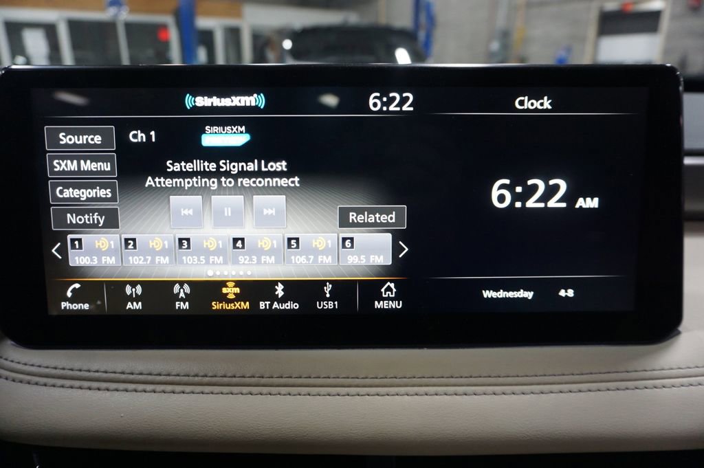 Used 2023 INFINITI QX60 Luxe w/ Performance Audio Package AWD/4WD image 11