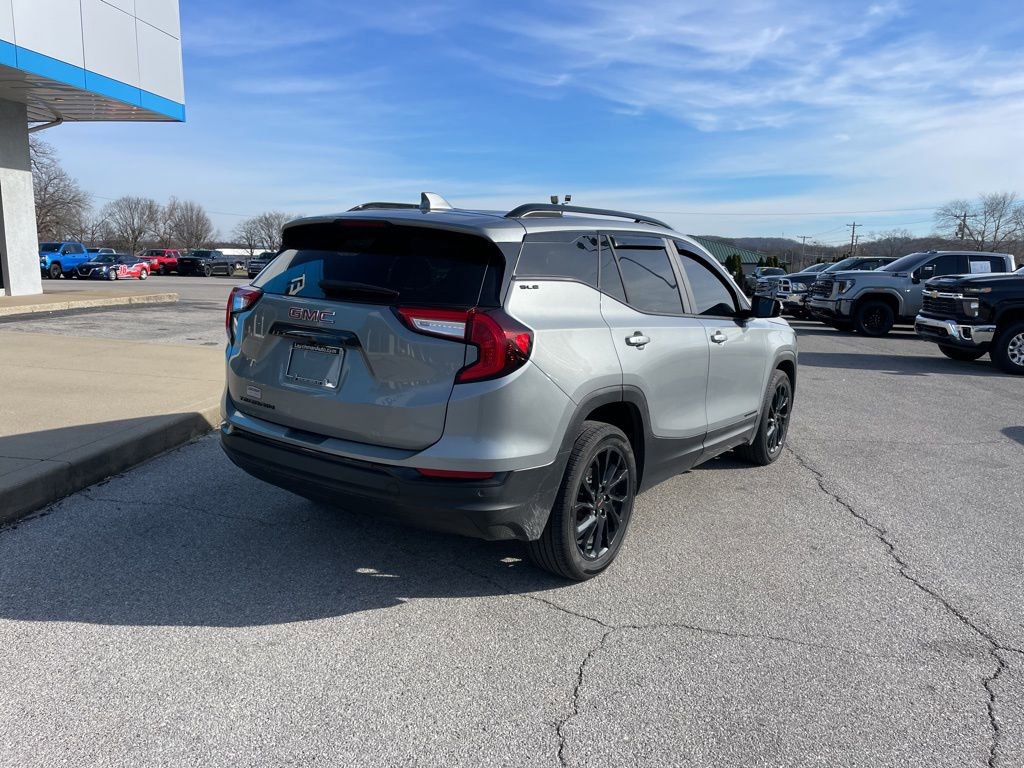 Used 2024 GMC Terrain SLE w/ Elevation Edition image 8